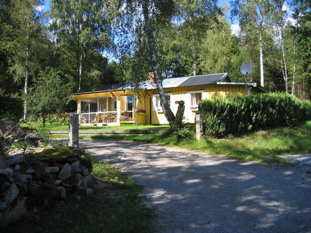 Almagarden Lantlig Miljoe Villa Svängsta Kamer foto
